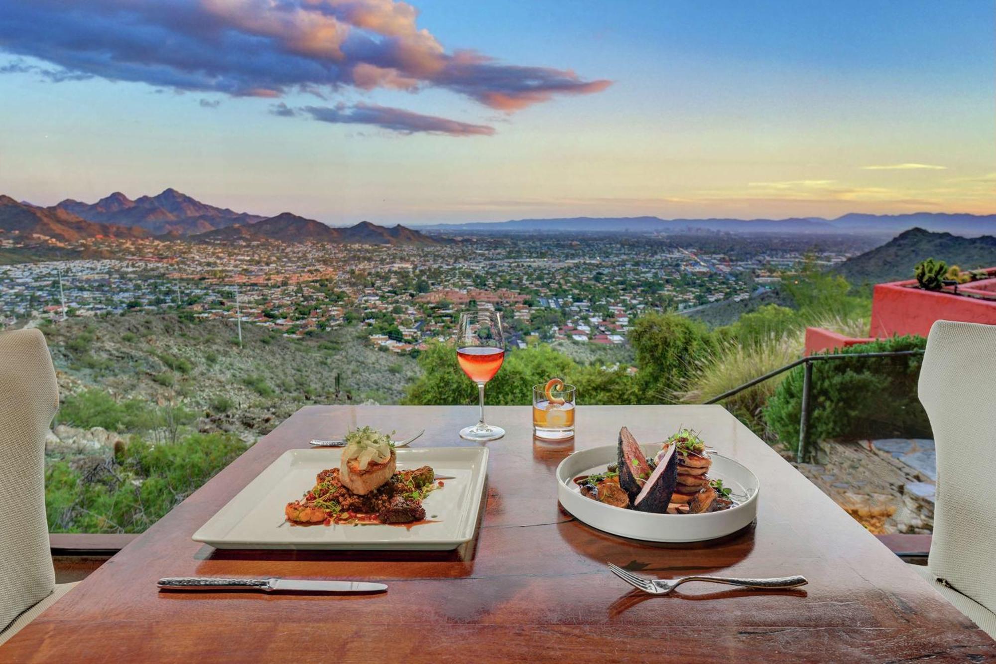 Hilton Phoenix Tapatio Cliffs Resort Eksteriør billede